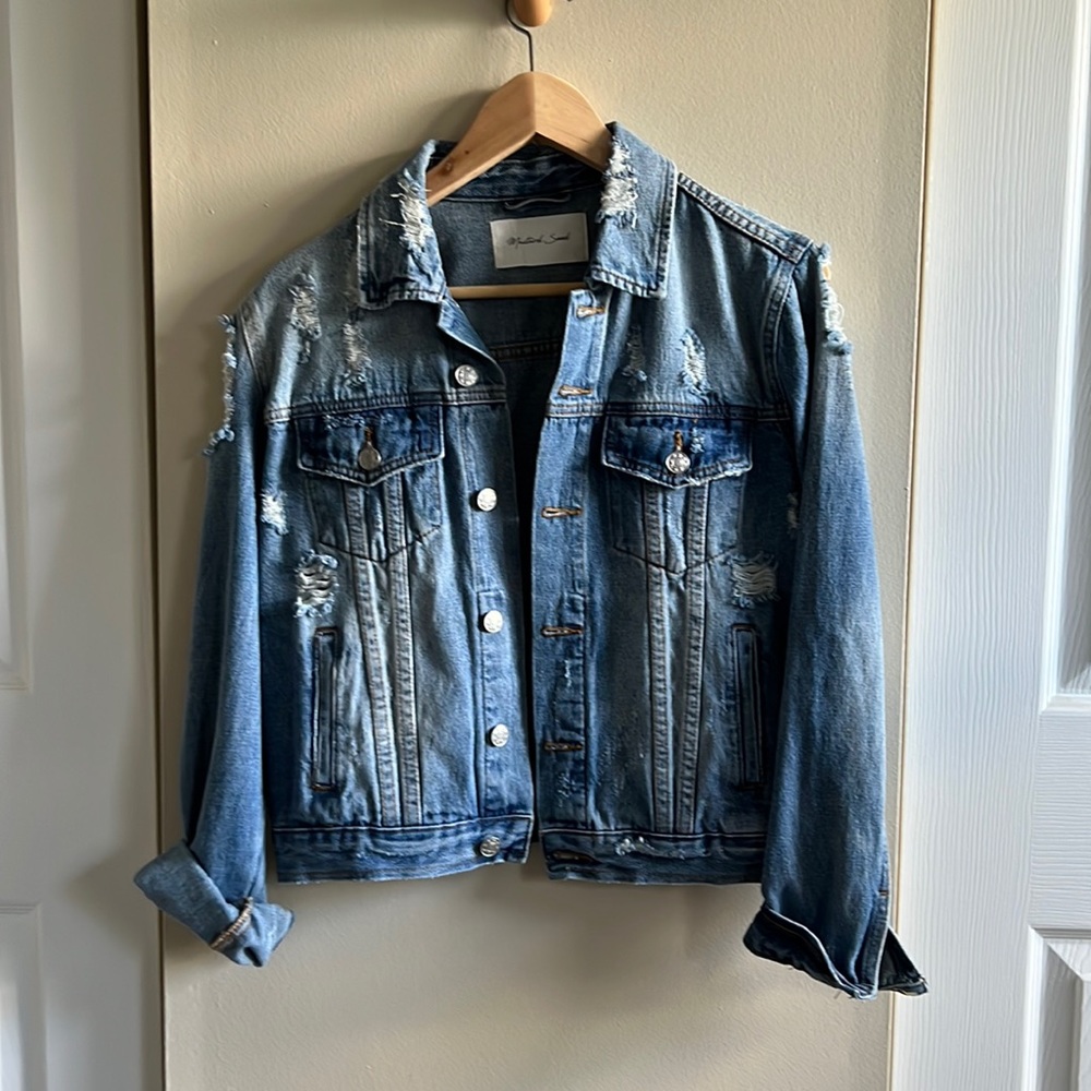 Distressed jean jacket - Small